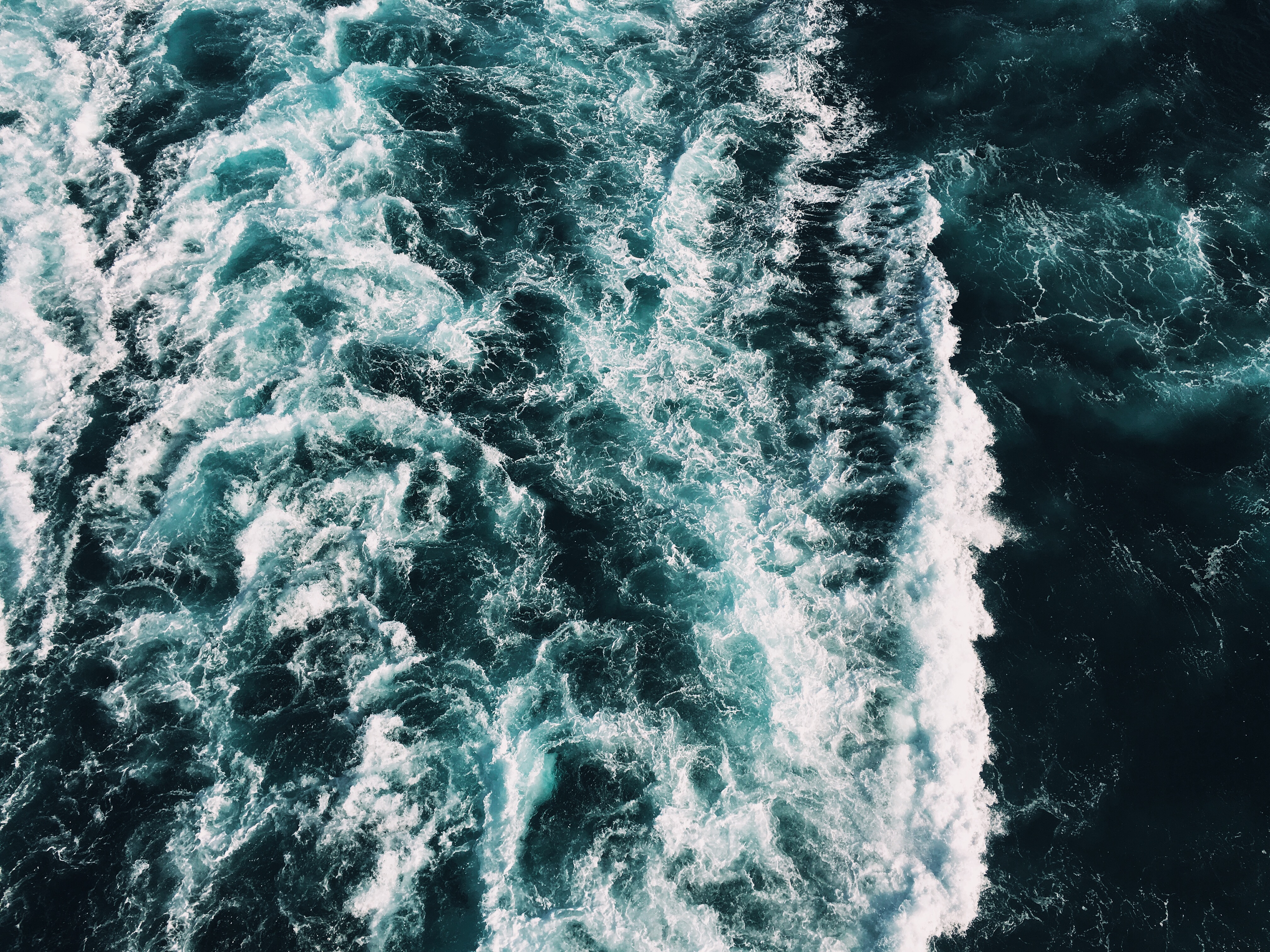 Глубокая вода — ассоциация с подарочным сертификатом «Море внутри»